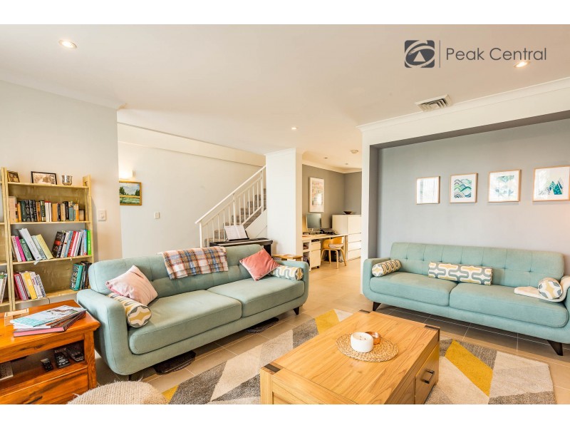 8 Congenial Loop, Atwell WA 6164