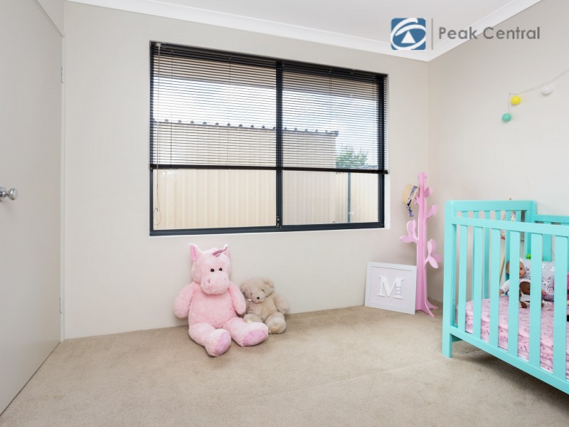 4 Knoxville Way, Success WA 6164