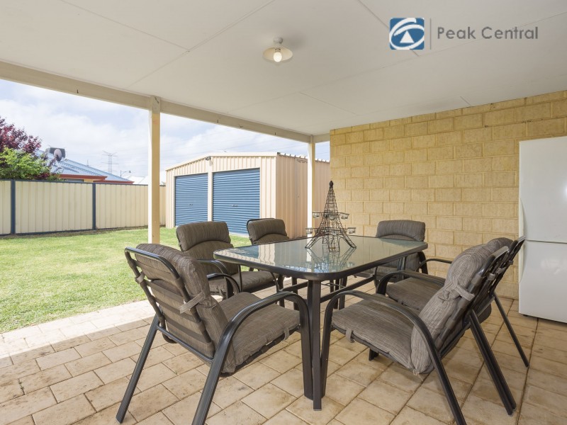 4 Knoxville Way, Success WA 6164