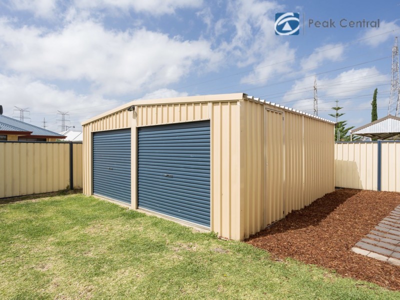 4 Knoxville Way, Success WA 6164