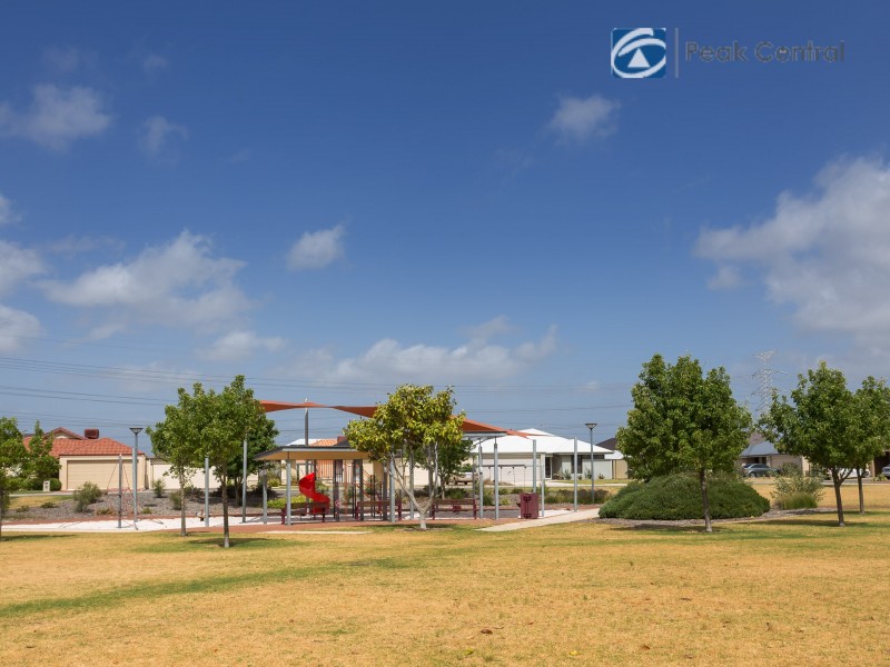 4 Knoxville Way, Success WA 6164