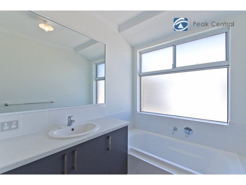 41 Bruny Meander, Wandi WA 6167