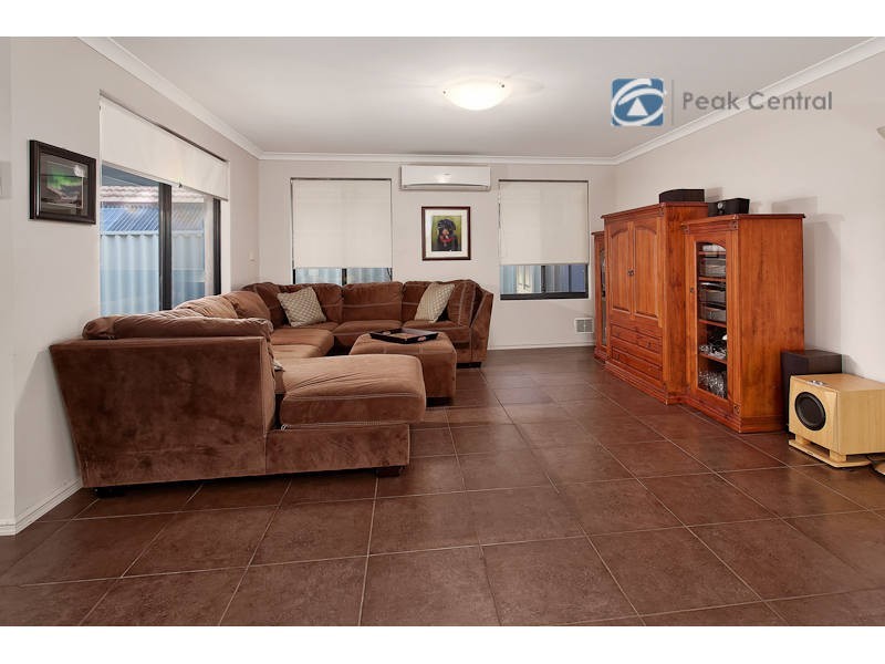 8 Tranquil Gardens, Atwell WA 6164