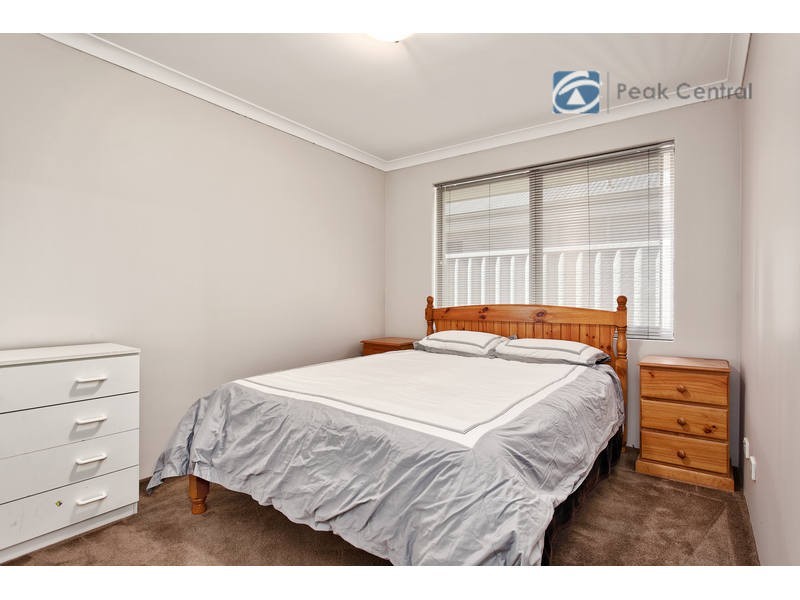 8 Tranquil Gardens, Atwell WA 6164