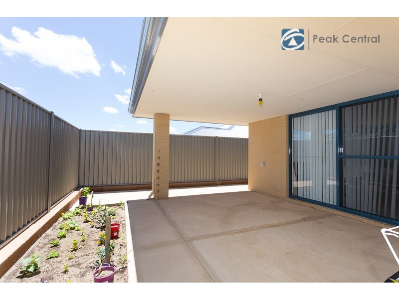 16 Apostles Corner, Wandi WA 6167