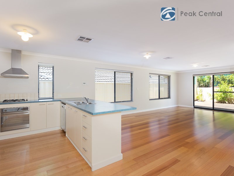 25 Wedgetail Crescent, Success WA 6164