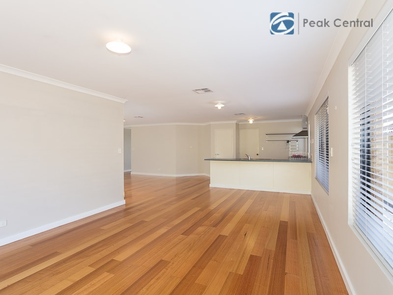 25 Wedgetail Crescent, Success WA 6164