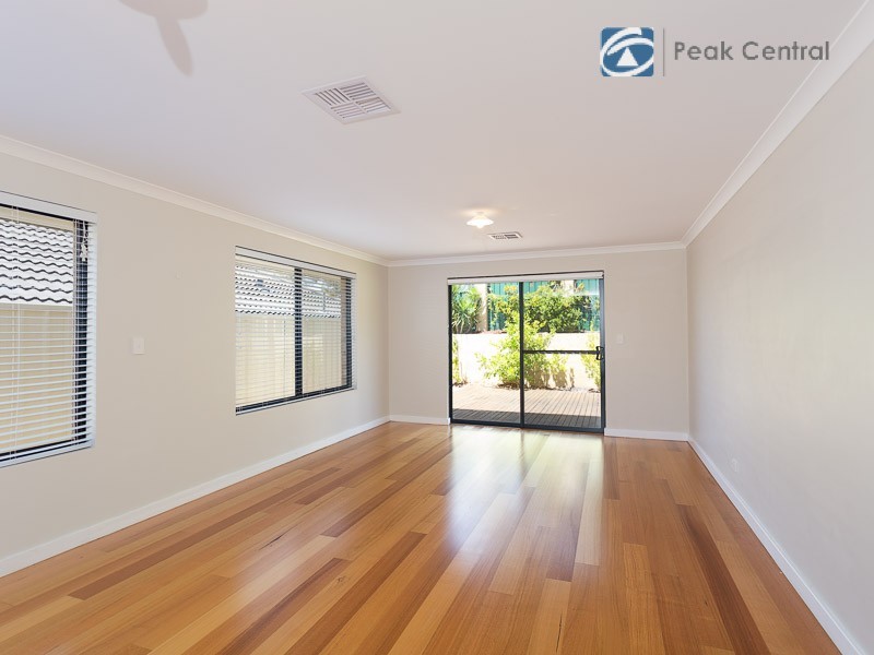 25 Wedgetail Crescent, Success WA 6164