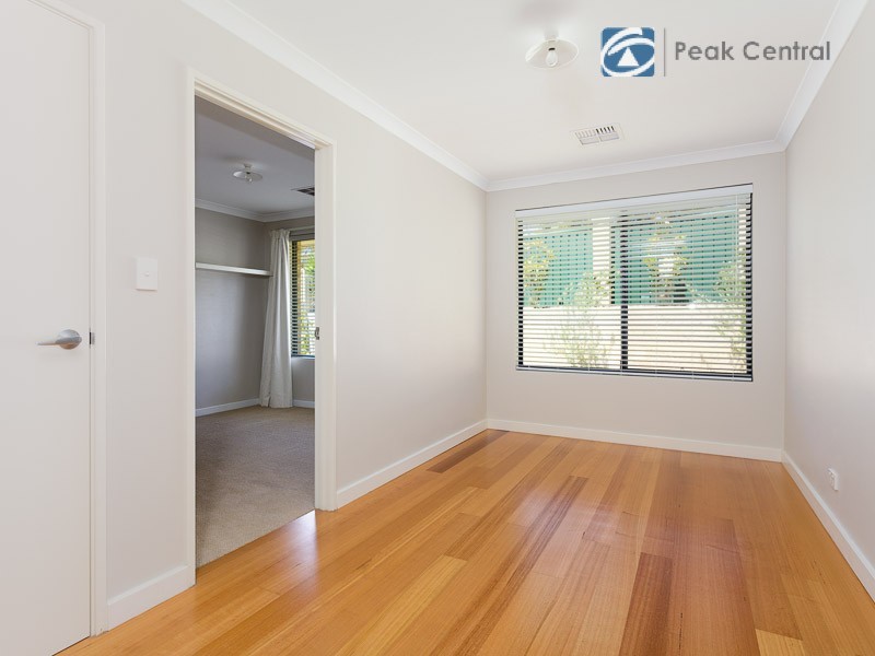 25 Wedgetail Crescent, Success WA 6164