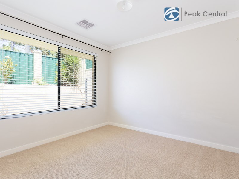 25 Wedgetail Crescent, Success WA 6164