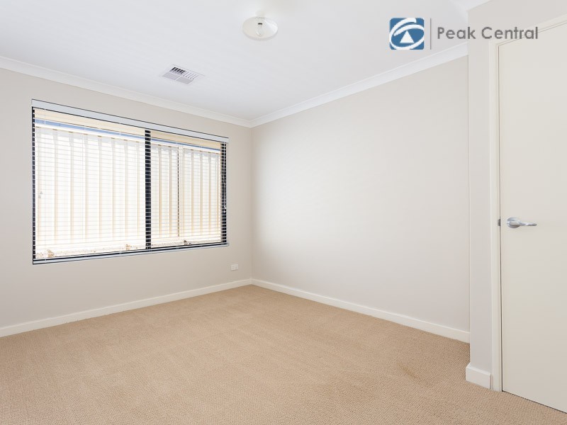 25 Wedgetail Crescent, Success WA 6164