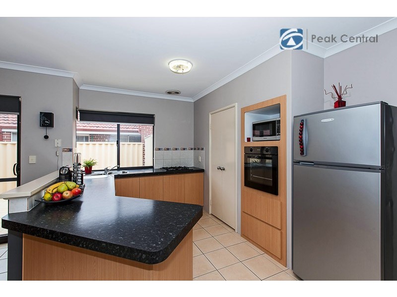 31 Windchime Terrace, Atwell WA 6164