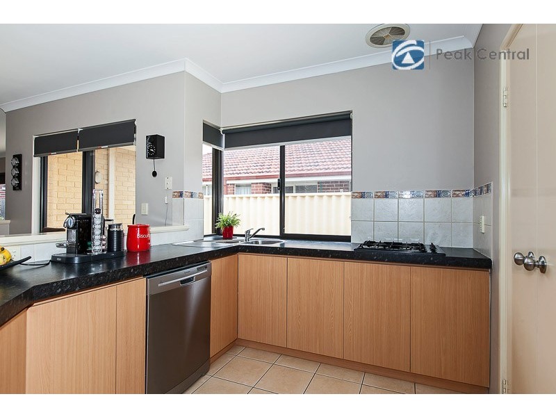 31 Windchime Terrace, Atwell WA 6164