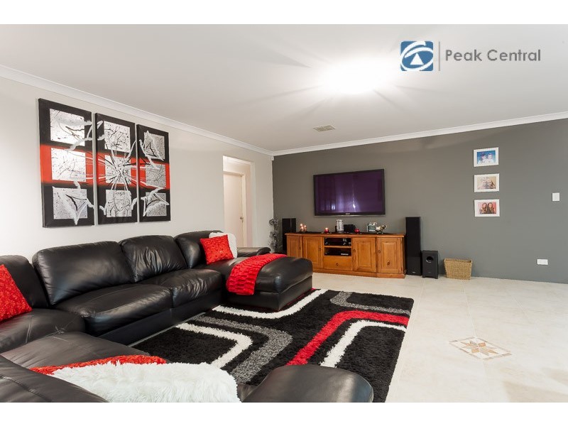 9 Kinsale Parkway, Canning Vale WA 6155