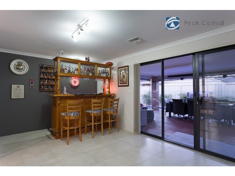 9 Kinsale Parkway, Canning Vale WA 6155