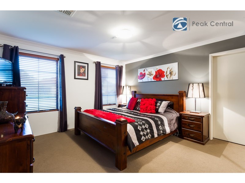 9 Kinsale Parkway, Canning Vale WA 6155