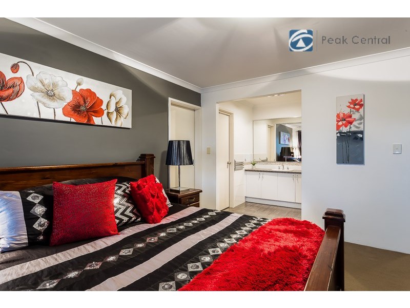 9 Kinsale Parkway, Canning Vale WA 6155