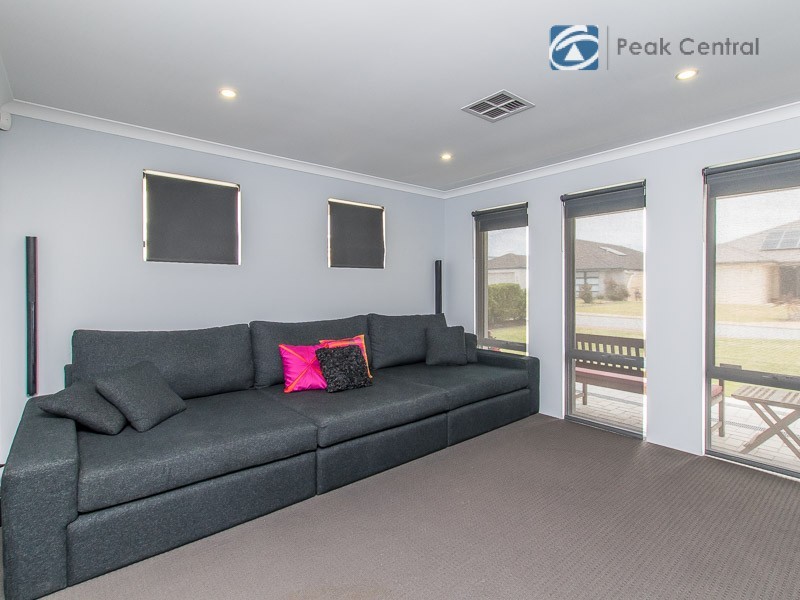 38 Normanby Bend, Success WA 6164