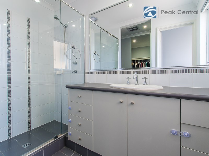 38 Normanby Bend, Success WA 6164