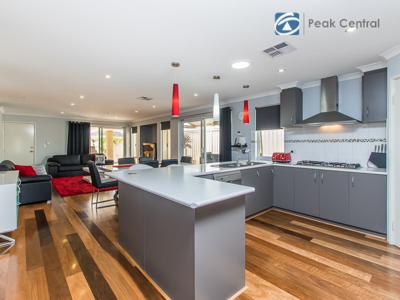 38 Normanby Bend, Success WA 6164