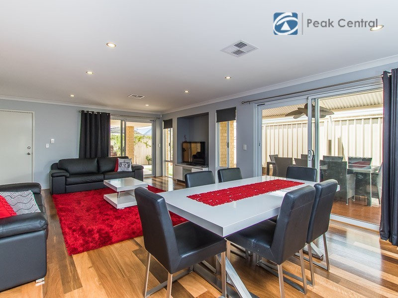 38 Normanby Bend, Success WA 6164