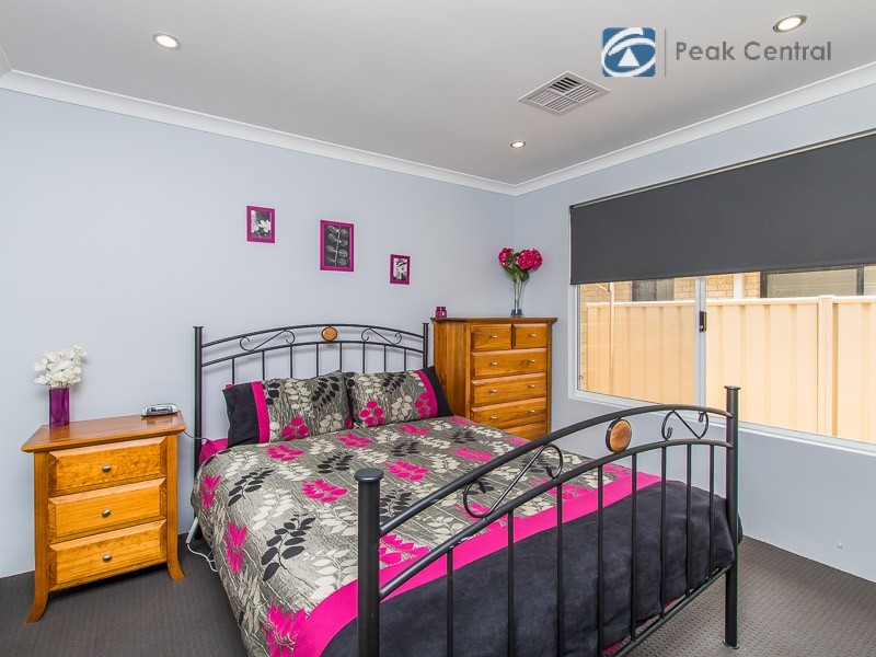 38 Normanby Bend, Success WA 6164