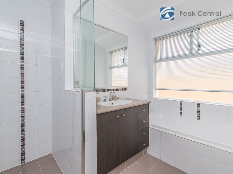 38 Normanby Bend, Success WA 6164