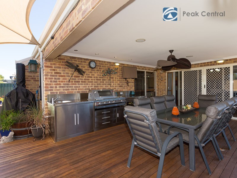 19 Dryandra Elbow, Atwell WA 6164