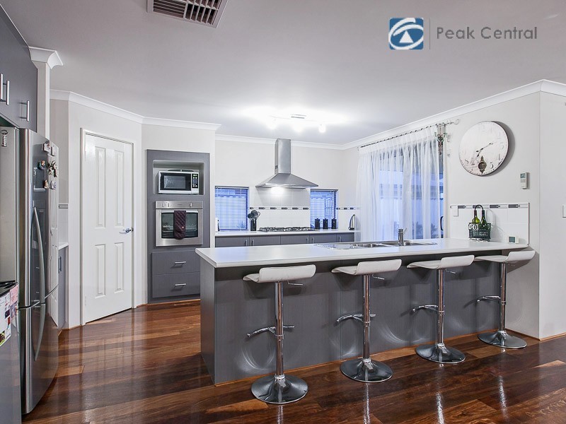 22 Longwood Bend, Aubin Grove WA 6164