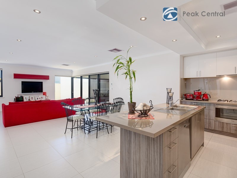 15 Carcione Rise, Yangebup WA 6164