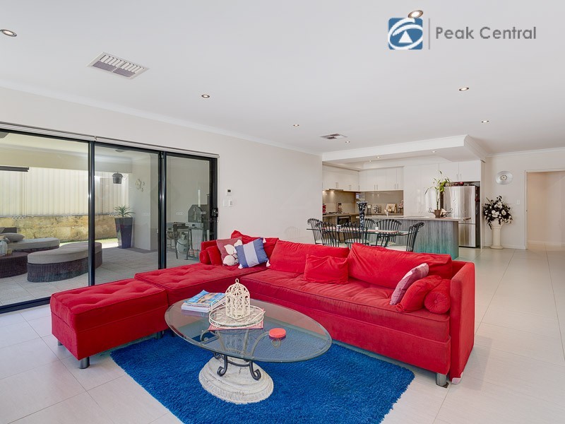 15 Carcione Rise, Yangebup WA 6164