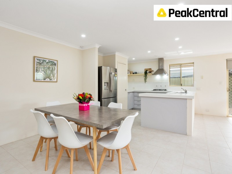 8 Tozer Loop, Atwell WA 6164