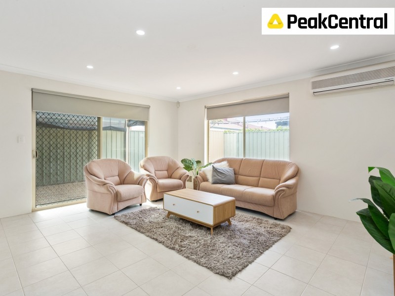 8 Tozer Loop, Atwell WA 6164