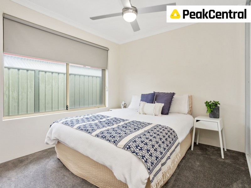 8 Tozer Loop, Atwell WA 6164