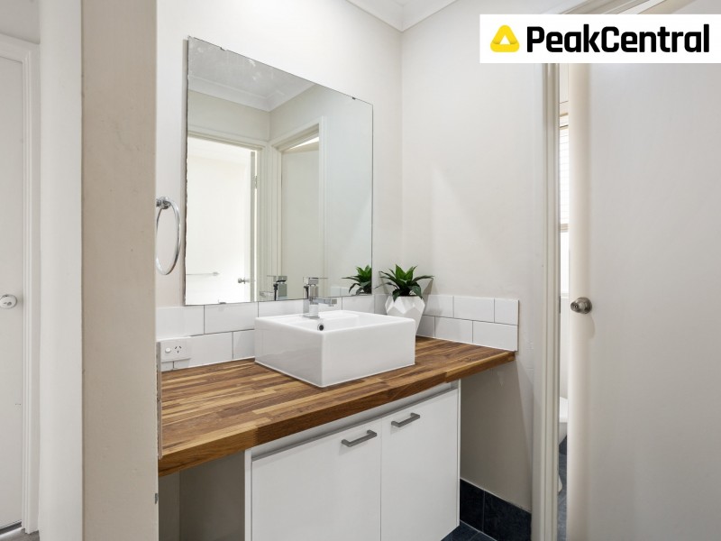 8 Tozer Loop, Atwell WA 6164