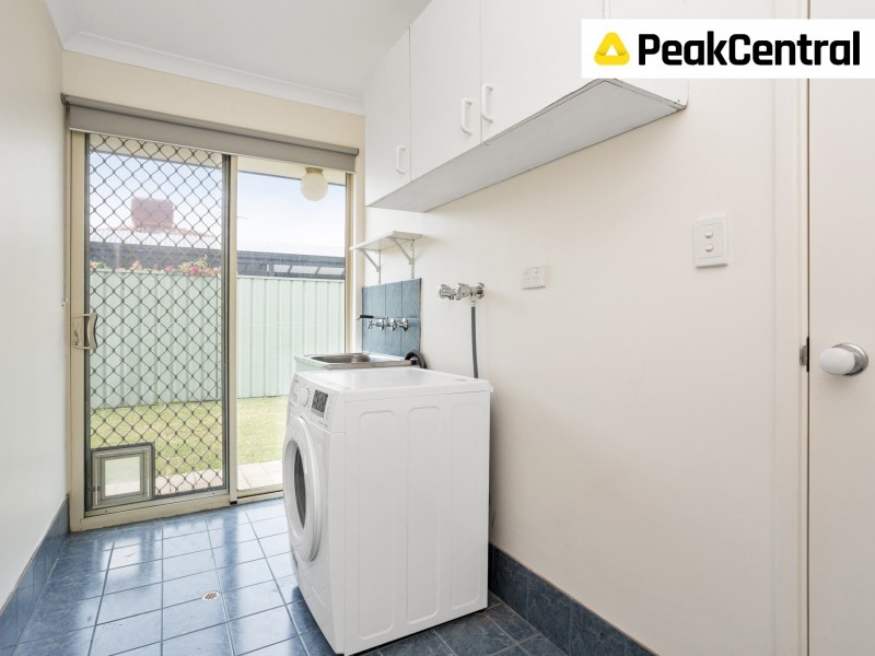 8 Tozer Loop, Atwell WA 6164