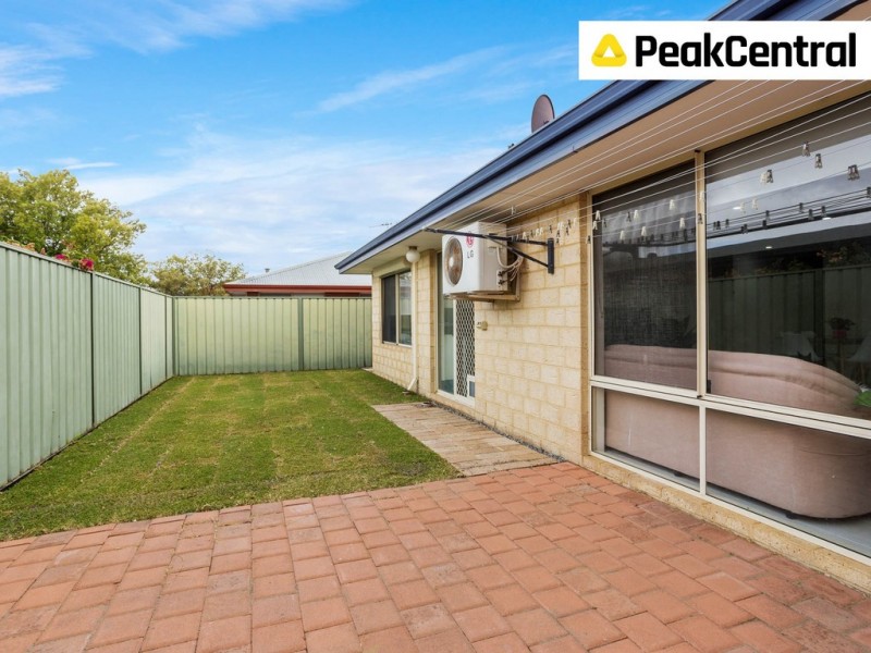 8 Tozer Loop, Atwell WA 6164