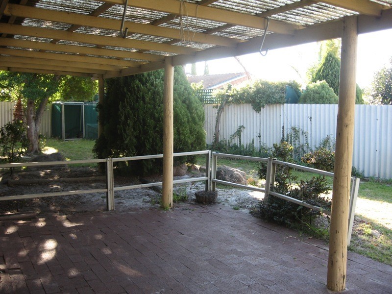 9 Fowler Row, Leeming WA 6149