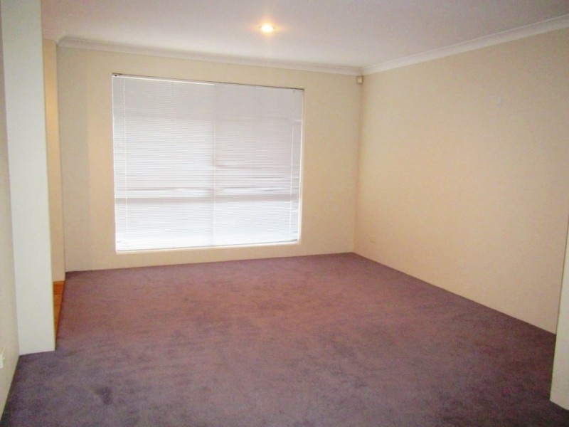 25 Freshwater Drive, Atwell WA 6164