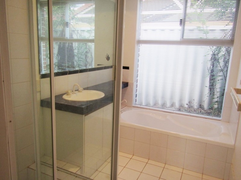 25 Freshwater Drive, Atwell WA 6164