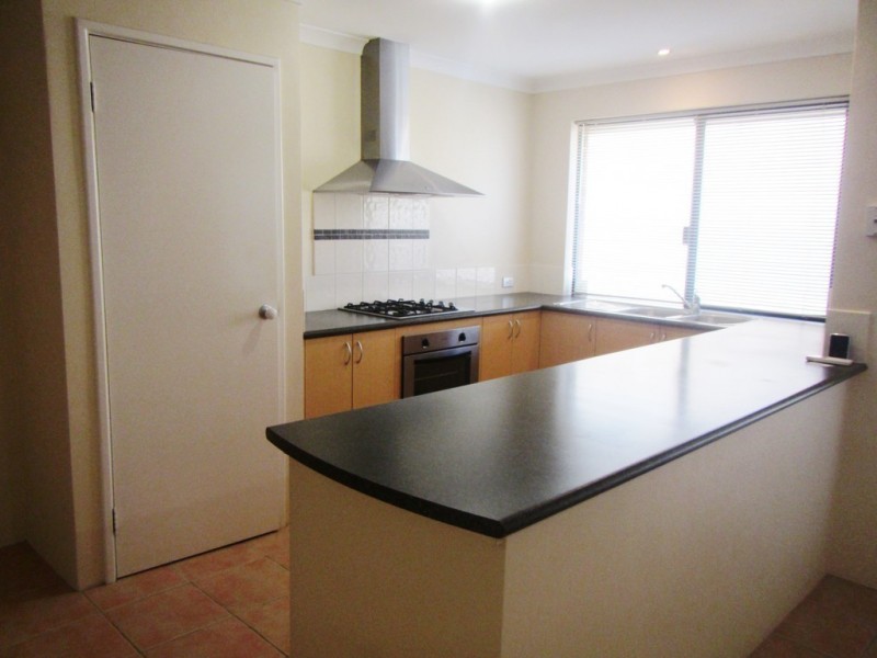 7 Village Lane, Success WA 6164