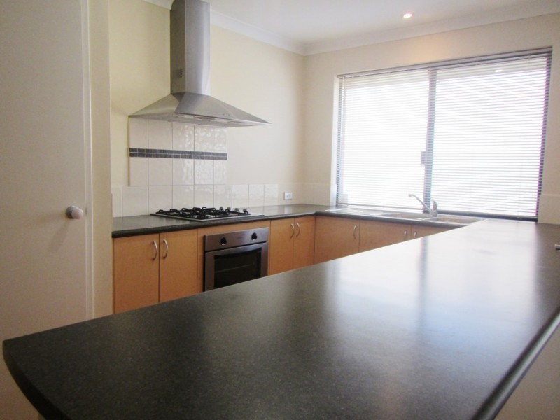 7 Village Lane, Success WA 6164