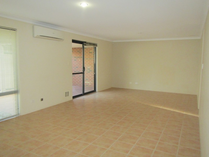 7 Village Lane, Success WA 6164