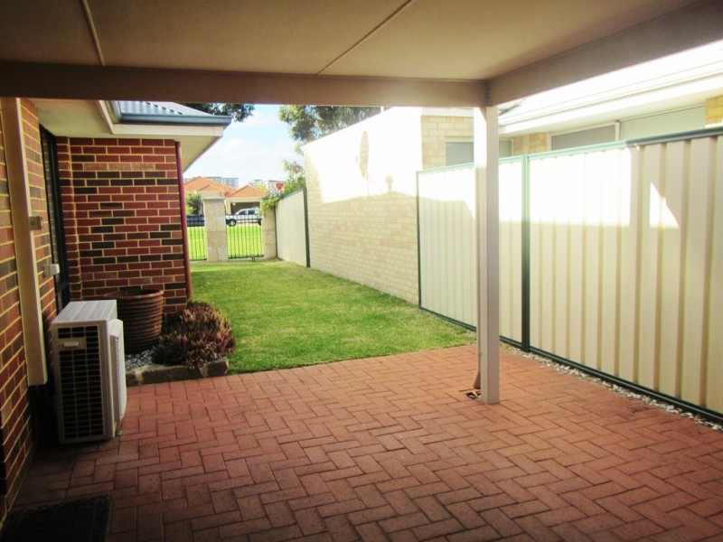 7 Village Lane, Success WA 6164