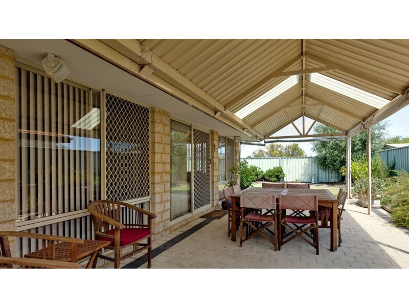 38 Avon Crescent, Atwell WA 6164