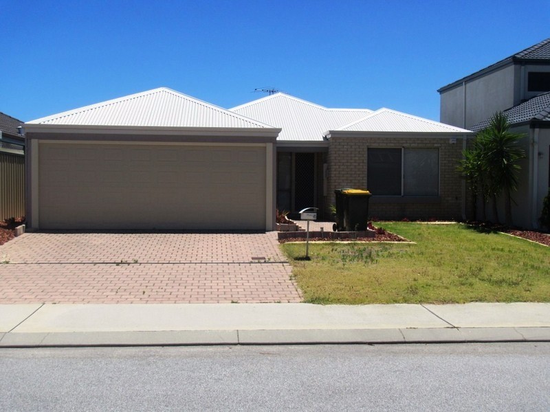4  Sheringham Bend, Success WA 6164