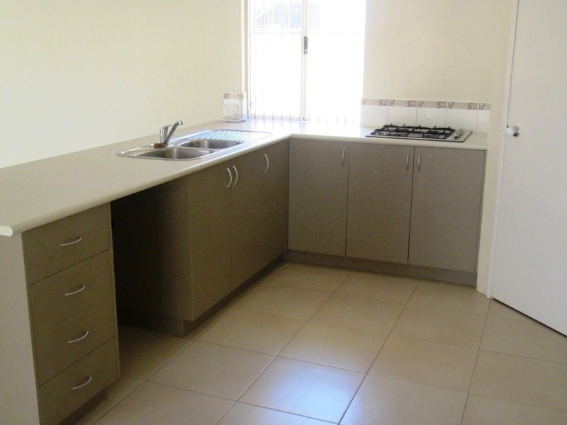 4  Sheringham Bend, Success WA 6164