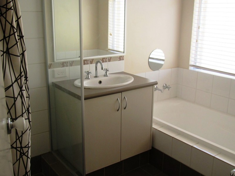 4  Sheringham Bend, Success WA 6164