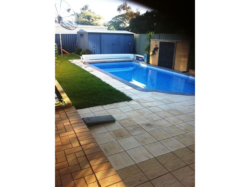 4 Lakehurst Way, Atwell WA 6164