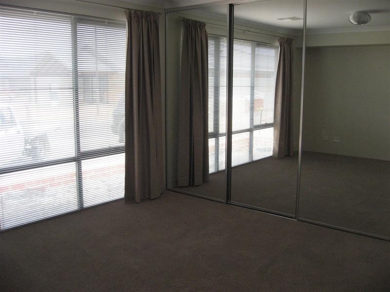 28 LOMOND CRESCENT, Wandi WA 6167